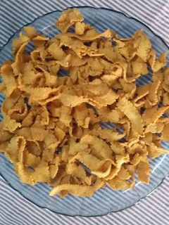 ரிப்பன் பக்கோடா (Ribbon pakoda recipe in tamil) செய்முறை முக்கிய புகைப்படம்