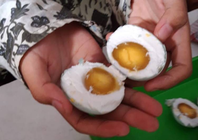 Bagaimana Membuat Telur Asin Anti Gagal