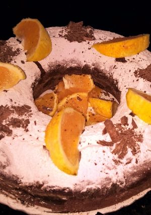 Una foto de Budín de cacao amargo con naranja y sorpresa