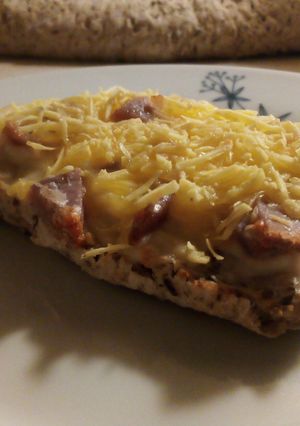 Sonkás-sajtos melegszendvics ciabattából glutén-és tejmentesen recept fotója