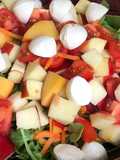 Salat đào 🍑 (Panzanella Salad)