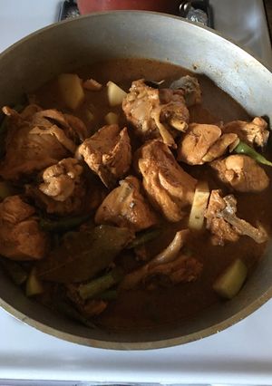Una foto de Pollo guisado