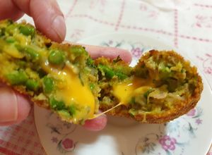 O poză a rețetei Polpette di asparagi con cuore di cheddar.