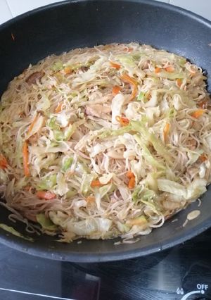 A picture of Pansit Bihon.