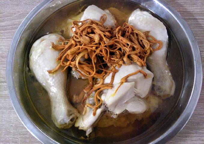 虫草花蒸鸡 Steamed Chicken with Cordyceps Flower