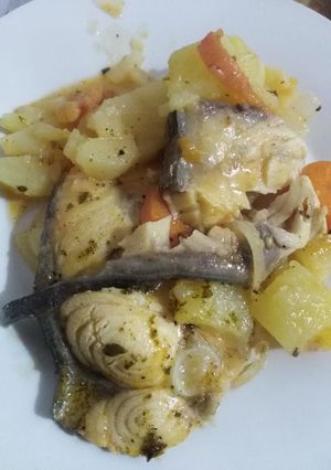 Una foto de Vida sana y con amor Surubi con verduras al vino blanco