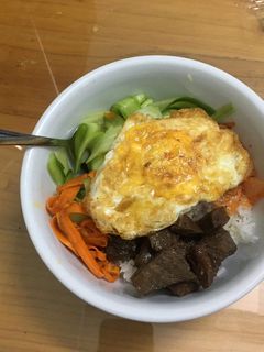 Hình của món Cơm trộn Hàn Quốc 🇰🇷.