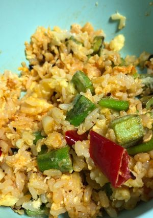 秋葵黃金蛋炒飯 的食譜成品照片