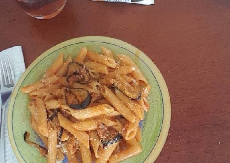 Comment Servir Penne aubergine parmesan