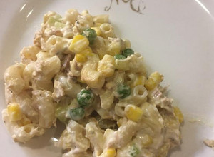 Una foto de Ensalada de coditos con atún