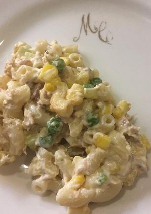 Una foto de Ensalada de coditos con atún