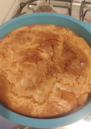 Una foto de Torta integral de duraznos