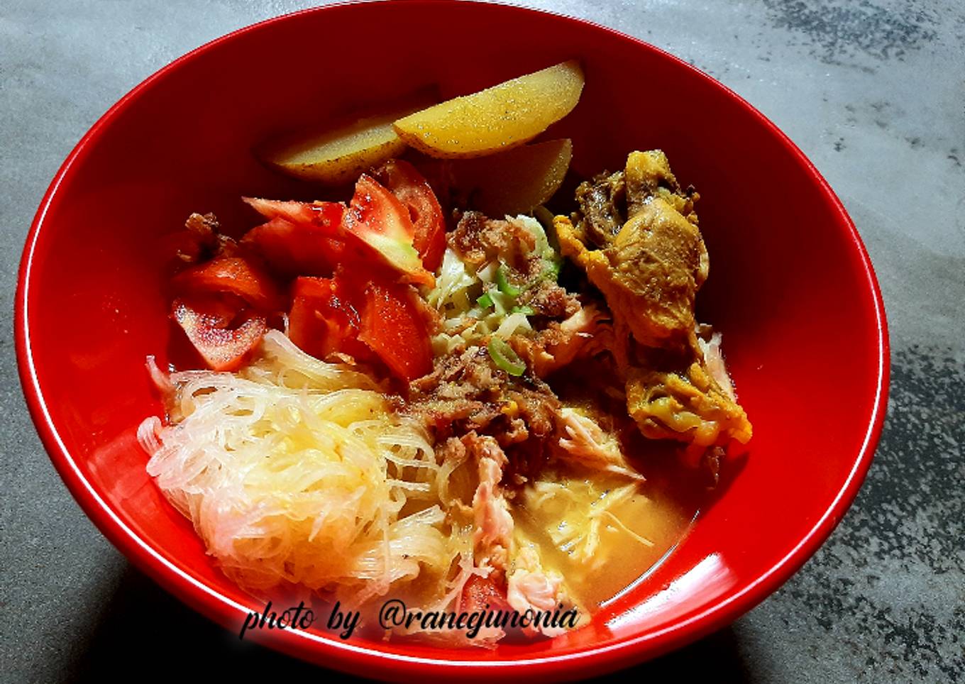 Soto ayam kuah kuning