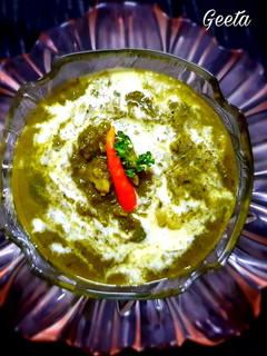 पालक आलू की सब्जी (palak aloo ki sabzi recipe in Hindi) रेसिपी मुख्य फोटो
