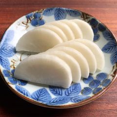 White ‘Takuan’ (Pickled Daikon) A picture of White ‘Takuan’ (Pickled Daikon).