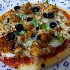 A picture of Frying pan pizza 🍕 and grilled in the microwave oven.