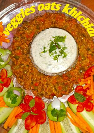 A picture of Veggies Oats Khichdi.