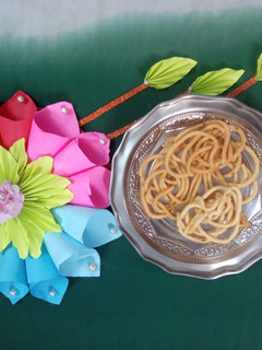 வெள்ளை முறுக்கு (Vellai murukku recipe in tamil) செய்முறை முக்கிய புகைப்படம்