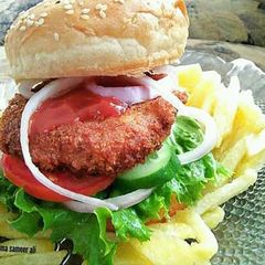 A picture of Chicken patty burger #ramadankitayari.