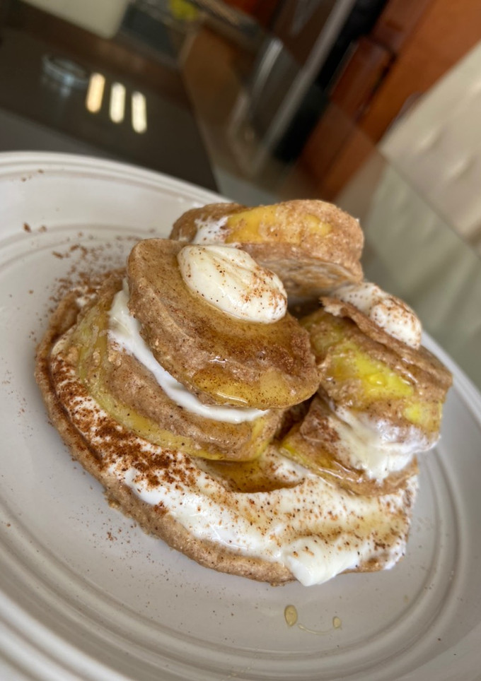 Una foto de Manzana canela fit pancakes