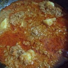 A picture of Qeema aloo.