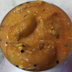 A picture of Kadhi pakora.