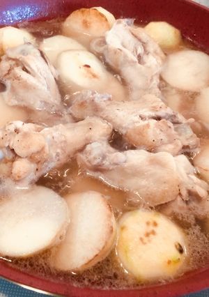 Hình của món Canh khoai sọ, cánh gà Nhật.