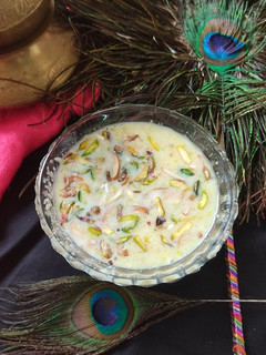 ખીર (kheer Recipe in Gujarati) રેસીપી મુખ્ય ફોટો
