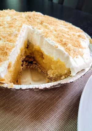 A picture of Coconut cream pie.