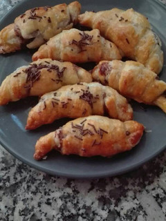 Una foto de Mini croissants rellenos de chocolate