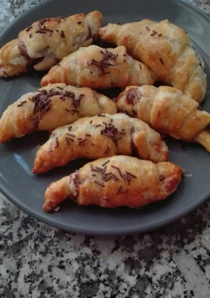 Una foto de Mini croissants rellenos de chocolate