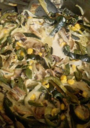 Una foto de Rajas con crema