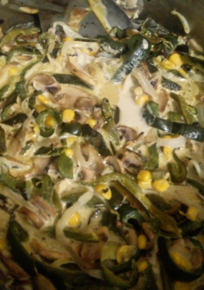 Una foto de Rajas con crema