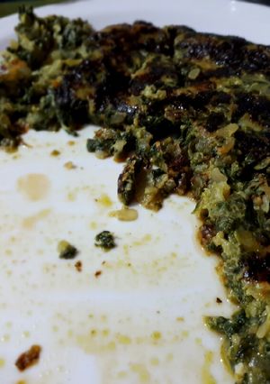 Una foto de Tortilla de acelga fácil y rápida