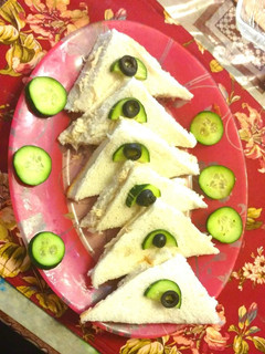 A picture of 'Chicken and egg Sandwiches'.