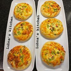 Mini pizzas: A picture of Mini pizzas:.