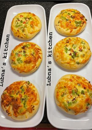 A picture of Mini pizzas:.