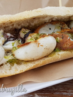 Una foto de Bocadillo de sepionet o sepietas con picadillo