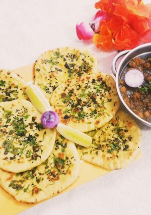 কুলচা (kulcha recipe in bengali) রেসিপির প্রধান ছবি