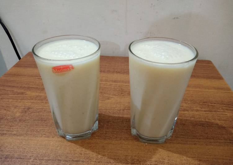 Recipe of Perfect Mango, Oats and Banana Smoothie