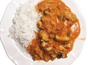 Una foto de pollo kimchi