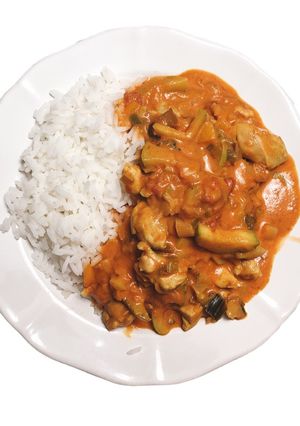 Una foto de Arroz con pollo al curry reversionado (con más vegetales 🌶)