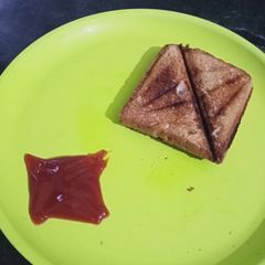 A picture of Grilled cheese sandwich.