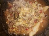 Guiso de Repollo, picada y fideos Mostacholes