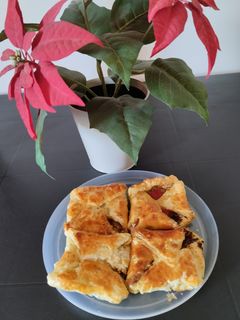 Une photo de Feuilletés aux pesto et poivrons rouges 🍑