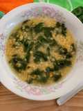 Zuppa di lenticchie rosse decorticate e spinaci