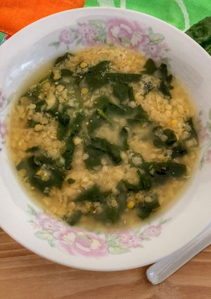 Foto di Zuppa di lenticchie rosse decorticate e spinaci
