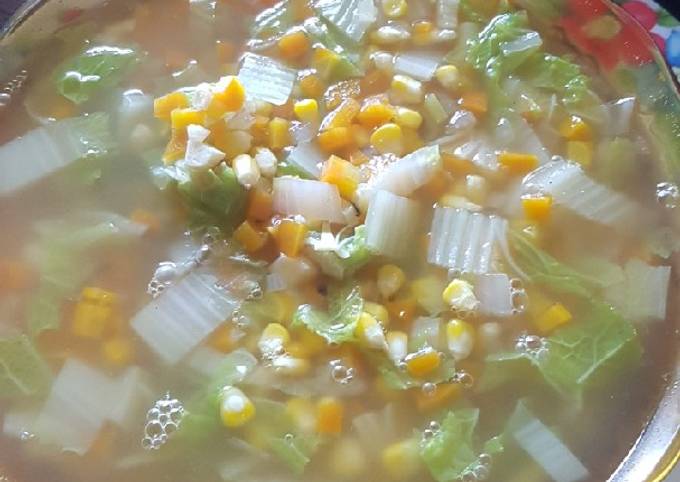 28. Sup Sayur Warna Warni