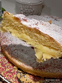 A picture of Venetian Apple Cake with Citrus Aroma.