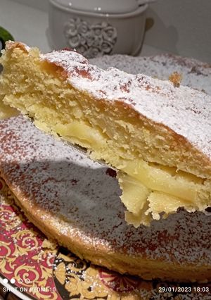 A picture of Venetian Apple Cake with Citrus Aroma.